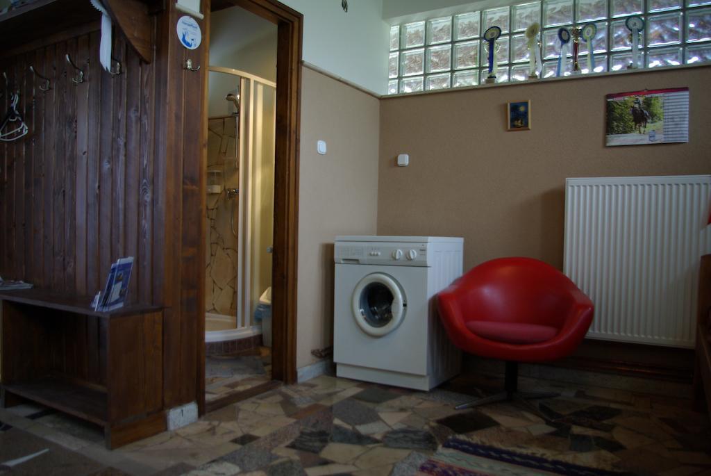Dabasi Lovas Vendégház Chambre photo
